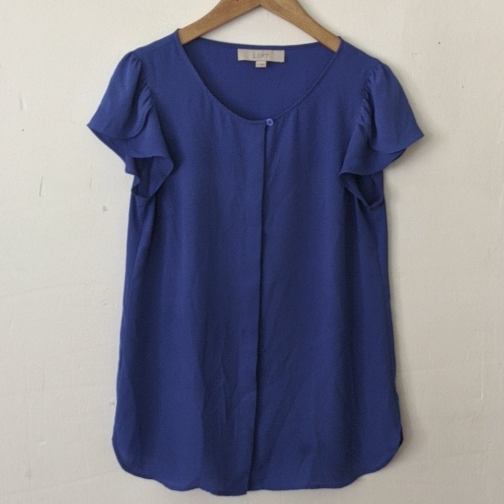 LOFT Flutter Sleeve Blouse 🦋